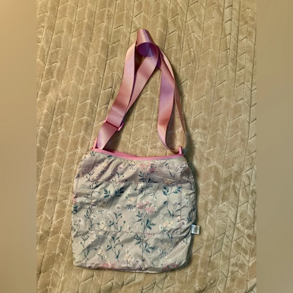 Vera Bradley Summer Pink Lighten Up Hipster Crossbody - Picture 4 of 9